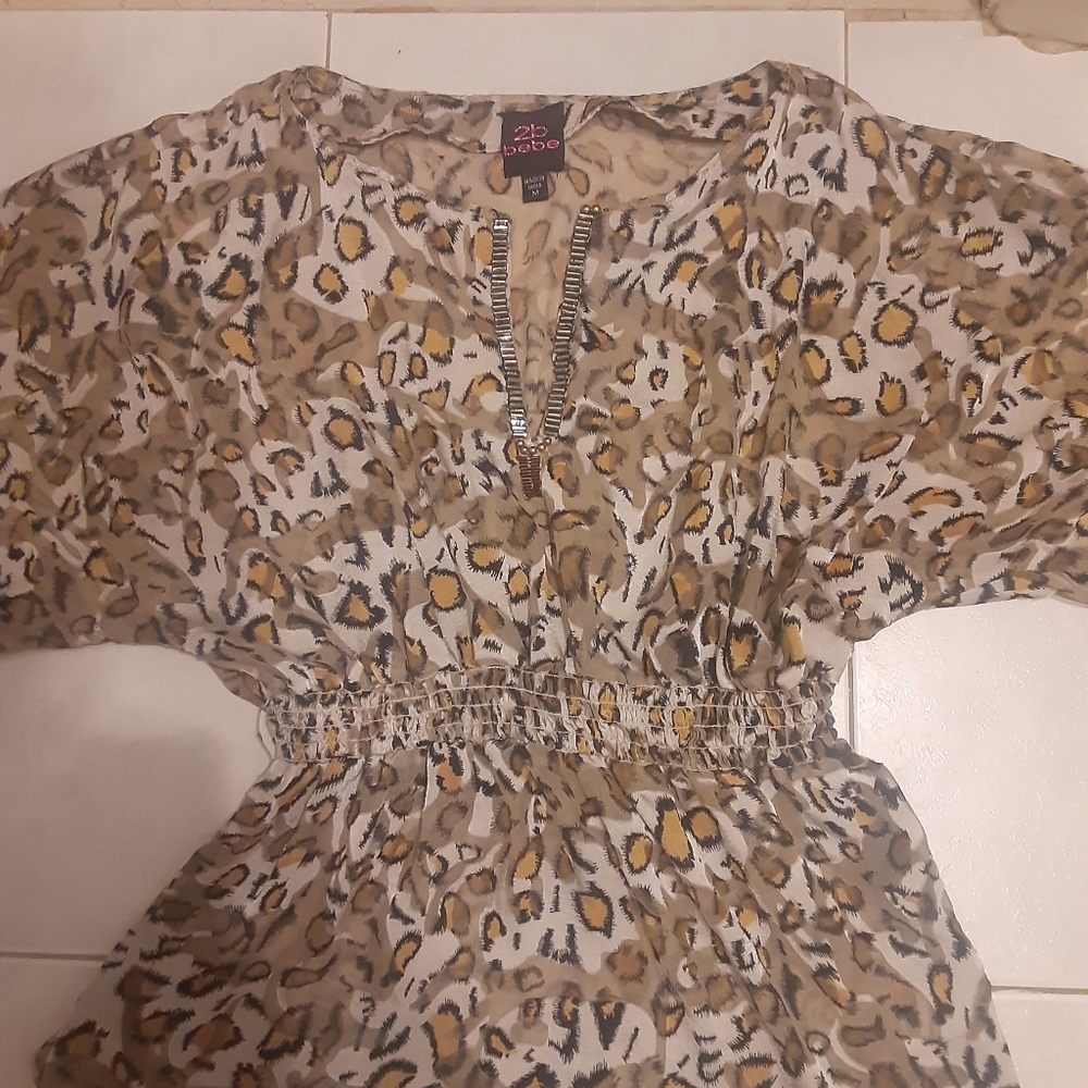 Woman's bebe Leopard Print Top